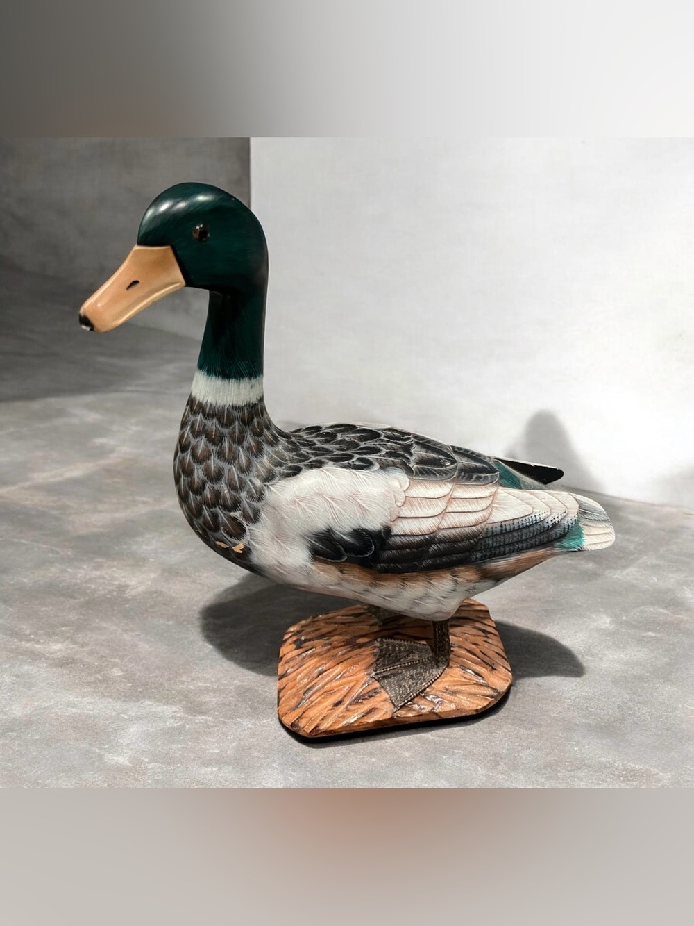 LARGE Wooden Mallad Drake Standing
Duck Decoy.
